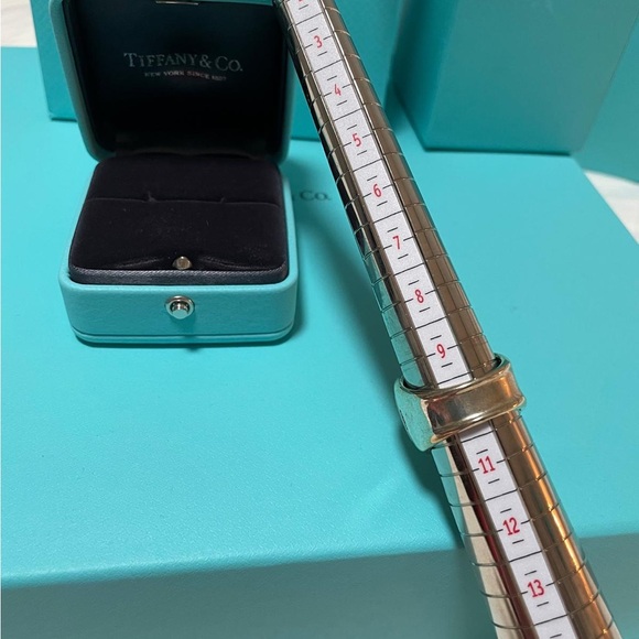 New, Tiffany & Co. Men’s 1837 Makers Trophy Signet Ring Silver and 18k gold - Picture 8 of 8